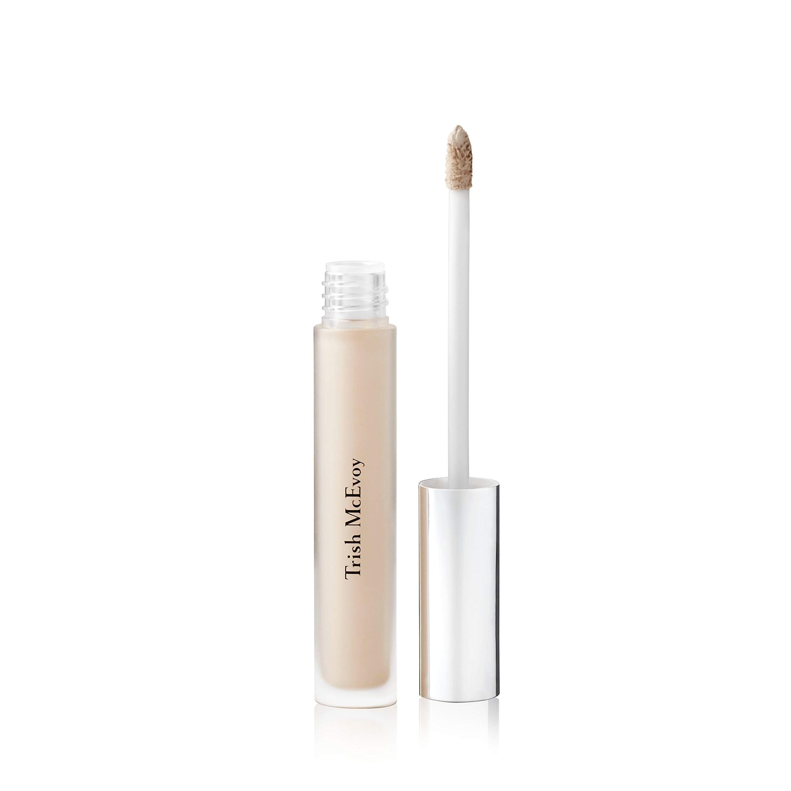 Trish McEvoy Eye Base Essentials Sand application demonstrates color correction for brighter lids.