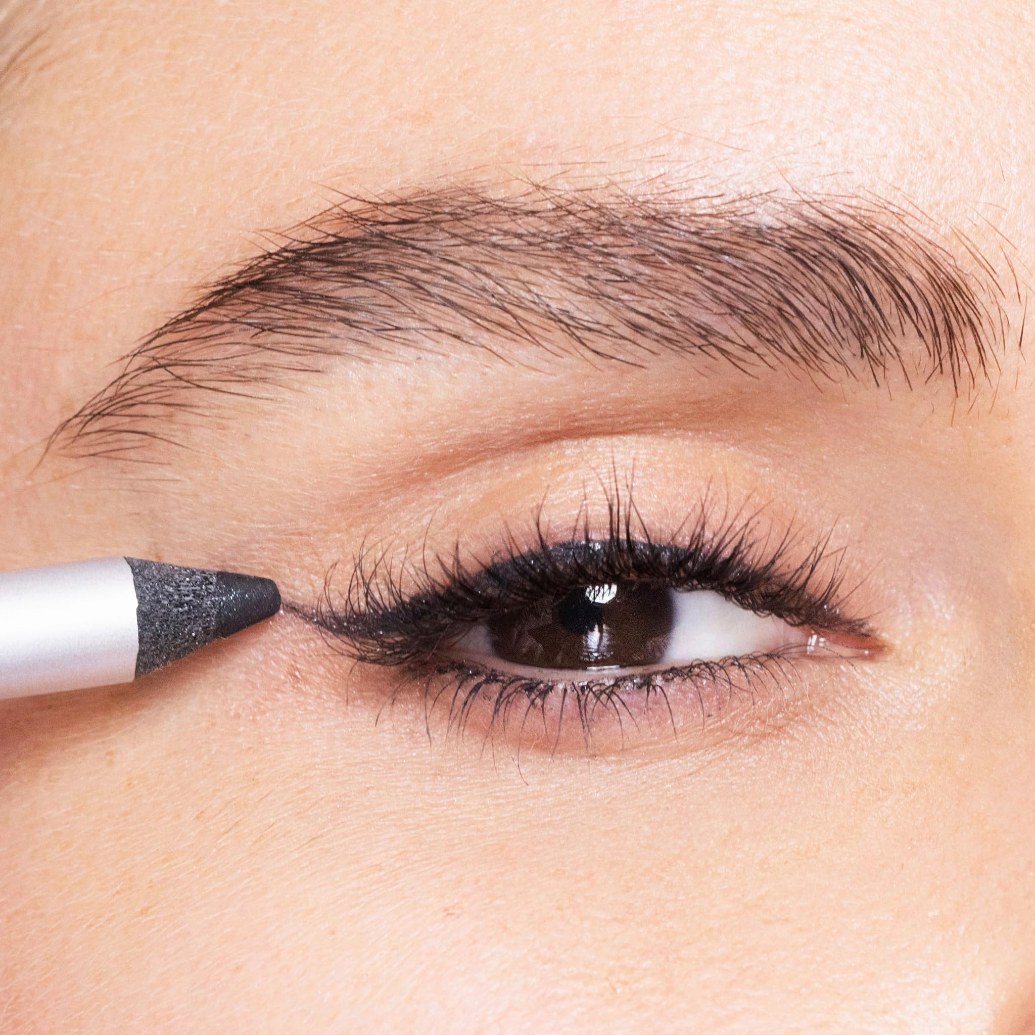 Trish McEvoy Intense Gel Eye Liner rich pigment close-up emphasizes even color