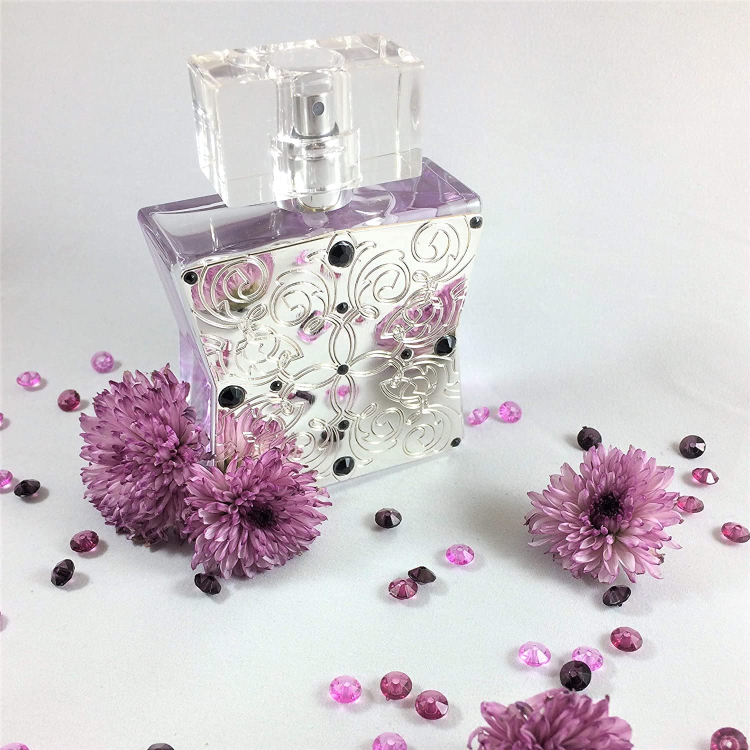 Tru Fragrance Beauty Lace Noir jasmine and gardenia notes evoke elegant fragrance