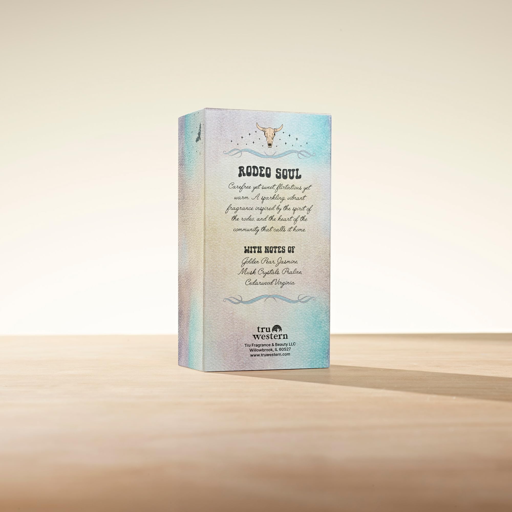 Praline nuance adds creamy, edible sweetness to the scent profile.