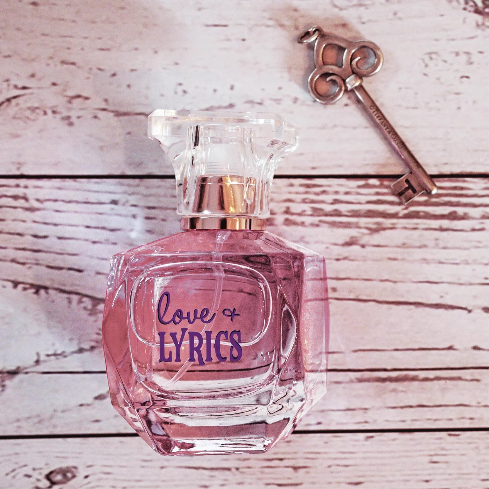 Tru Fragrance Love and Lyrics fruity notes highlight raspberry and peach opening