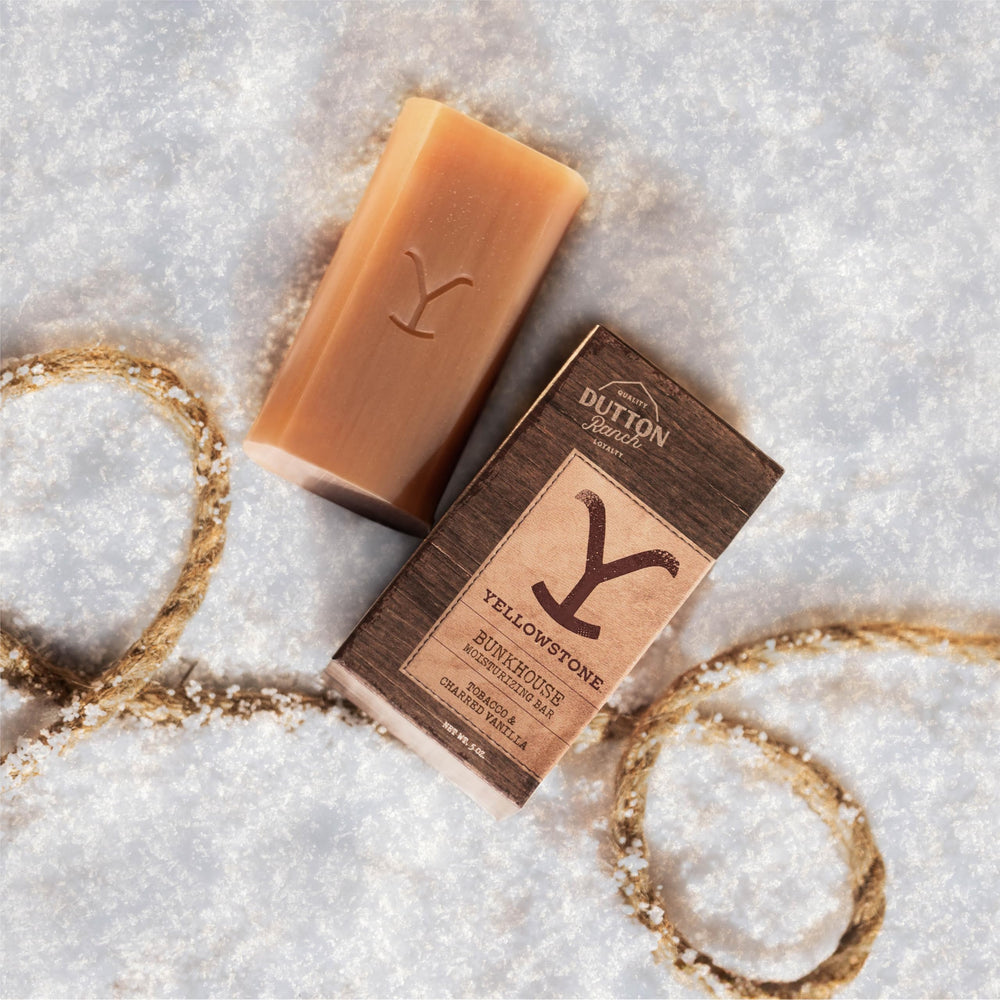 Tru Fragrance tobacco-warmth-scent delivers smoky depth for outdoor-inspired moments.