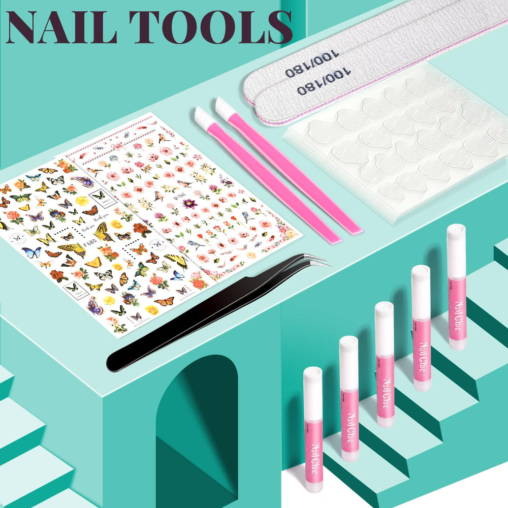 TsMADDTs home manicure or salon kit for versatile use.