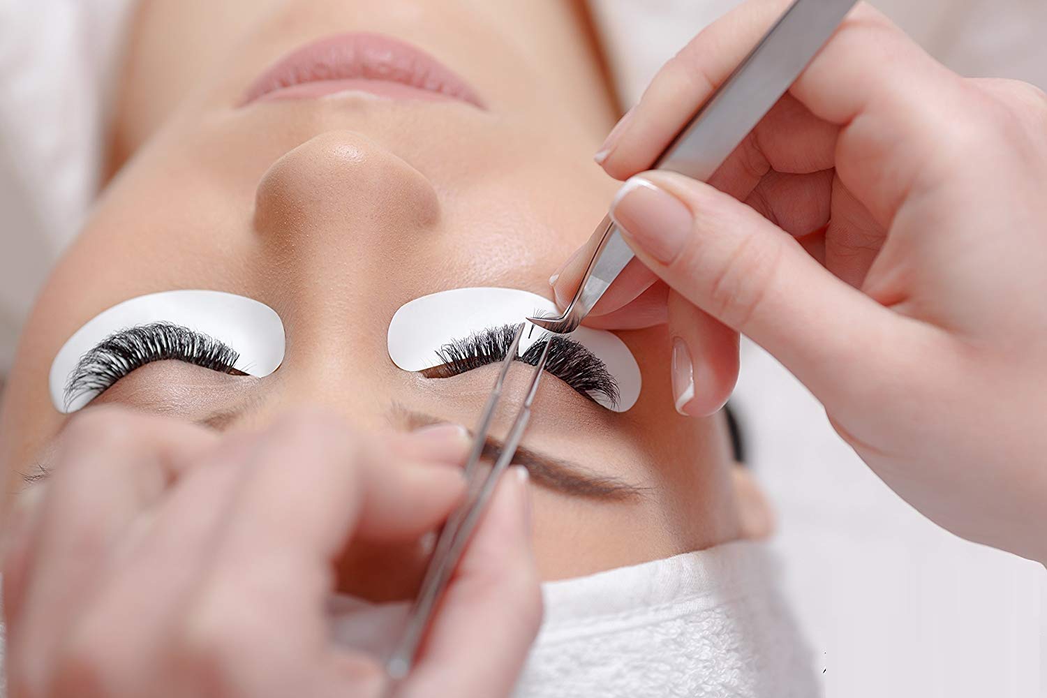 TUBeauty Sky Glue S+ formaldehyde-free formulation for safer lash glue use.