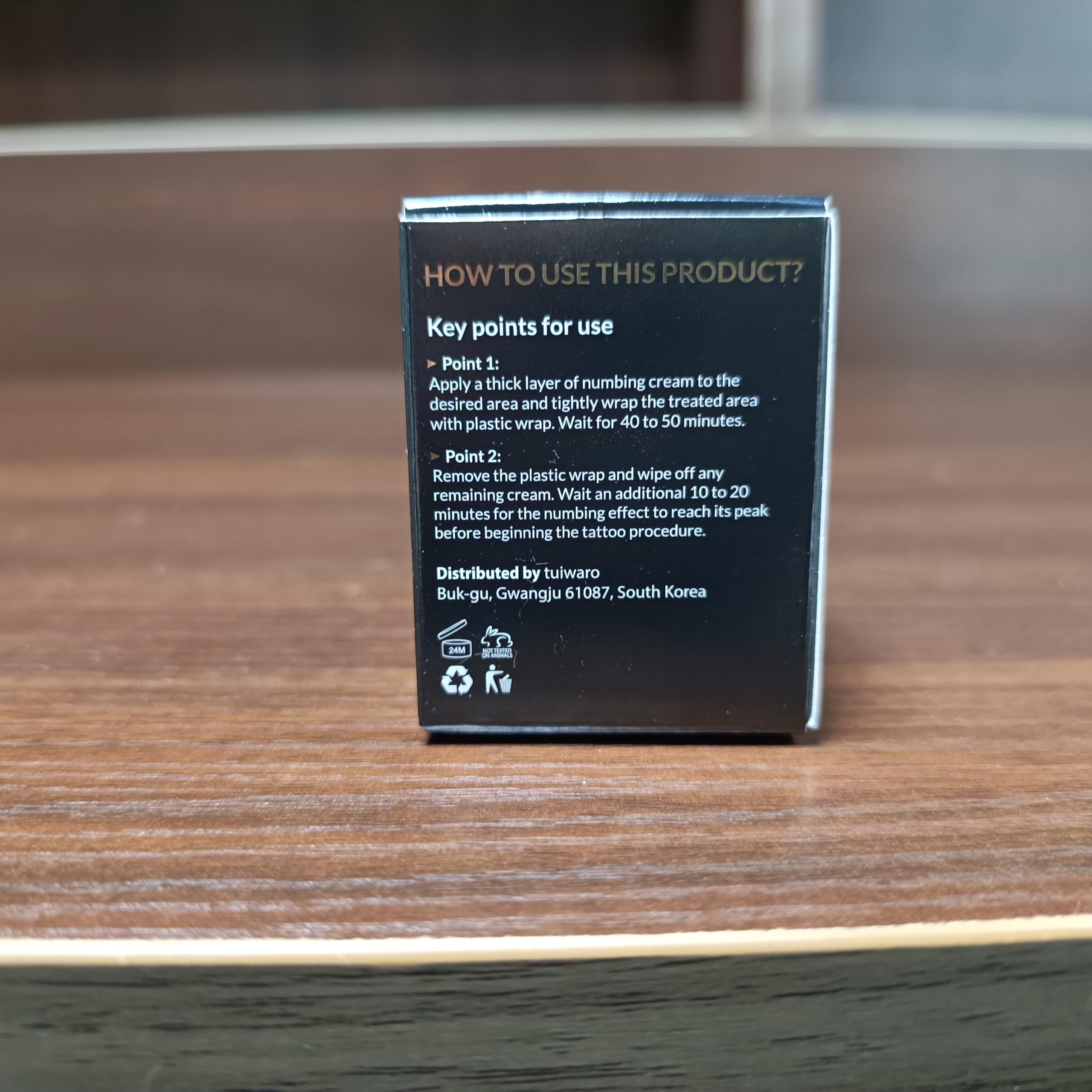Safety seal on tuiwaro tube indicating hygiene and tamper-evidence