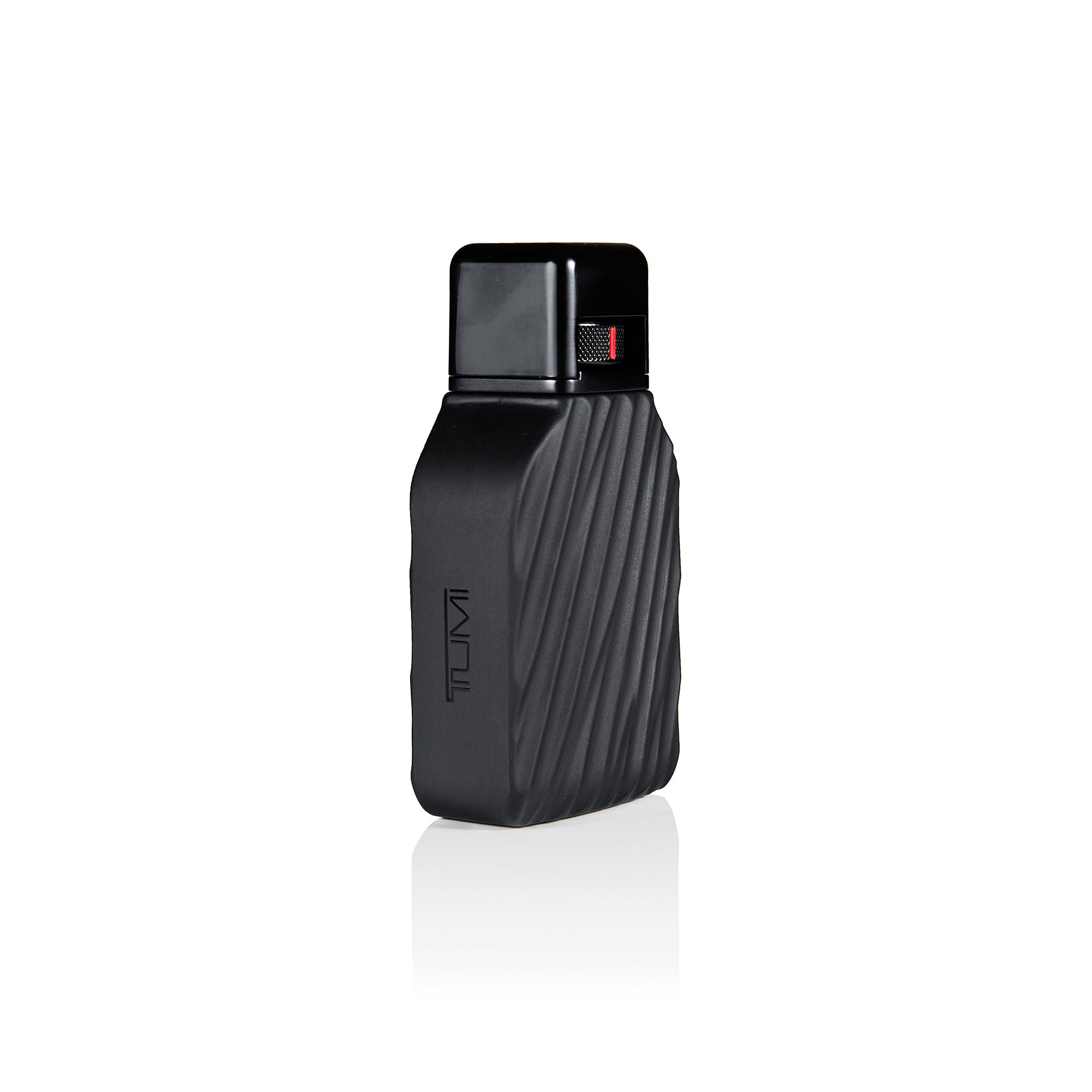 TUMI 19 Degree worn on skin demonstrates versatile scent suitable for daytime to evening.
