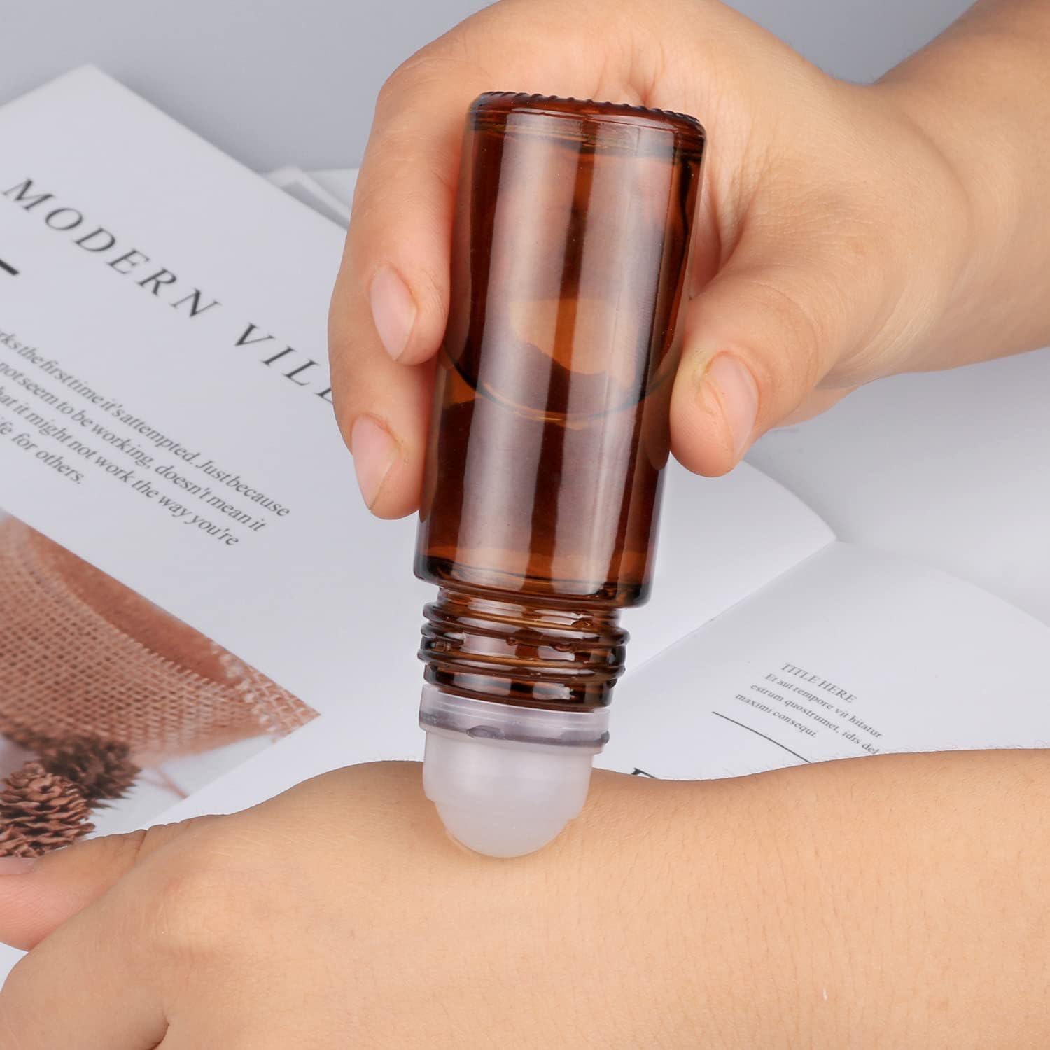 Tustao durable glass roller bottle conveys sturdy daily-use.