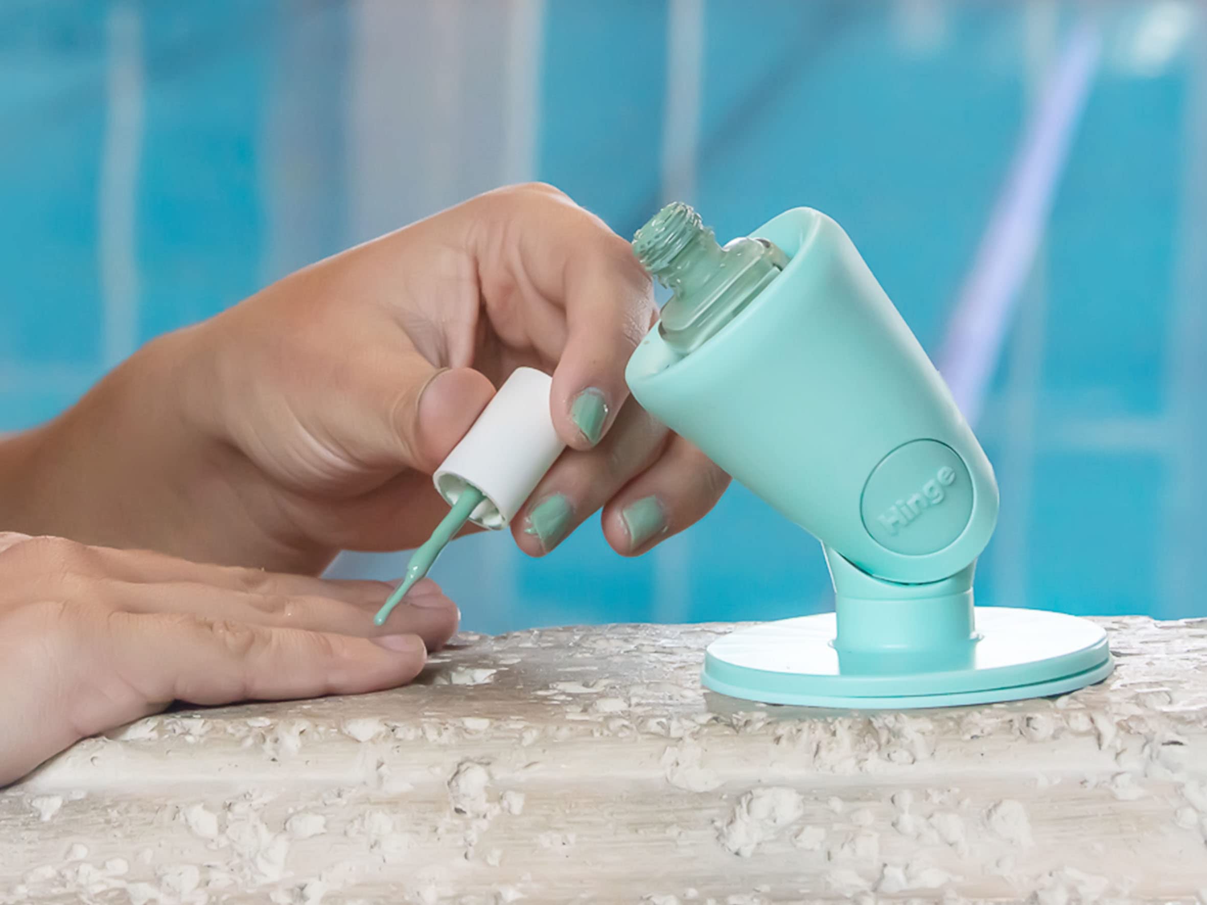 Tweexy Hinge anti-spill setup keeps bottles steady during manicures.