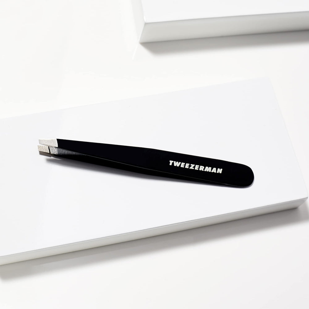 Tweezerman Allure Best of Beauty award trophy signals trusted quality.