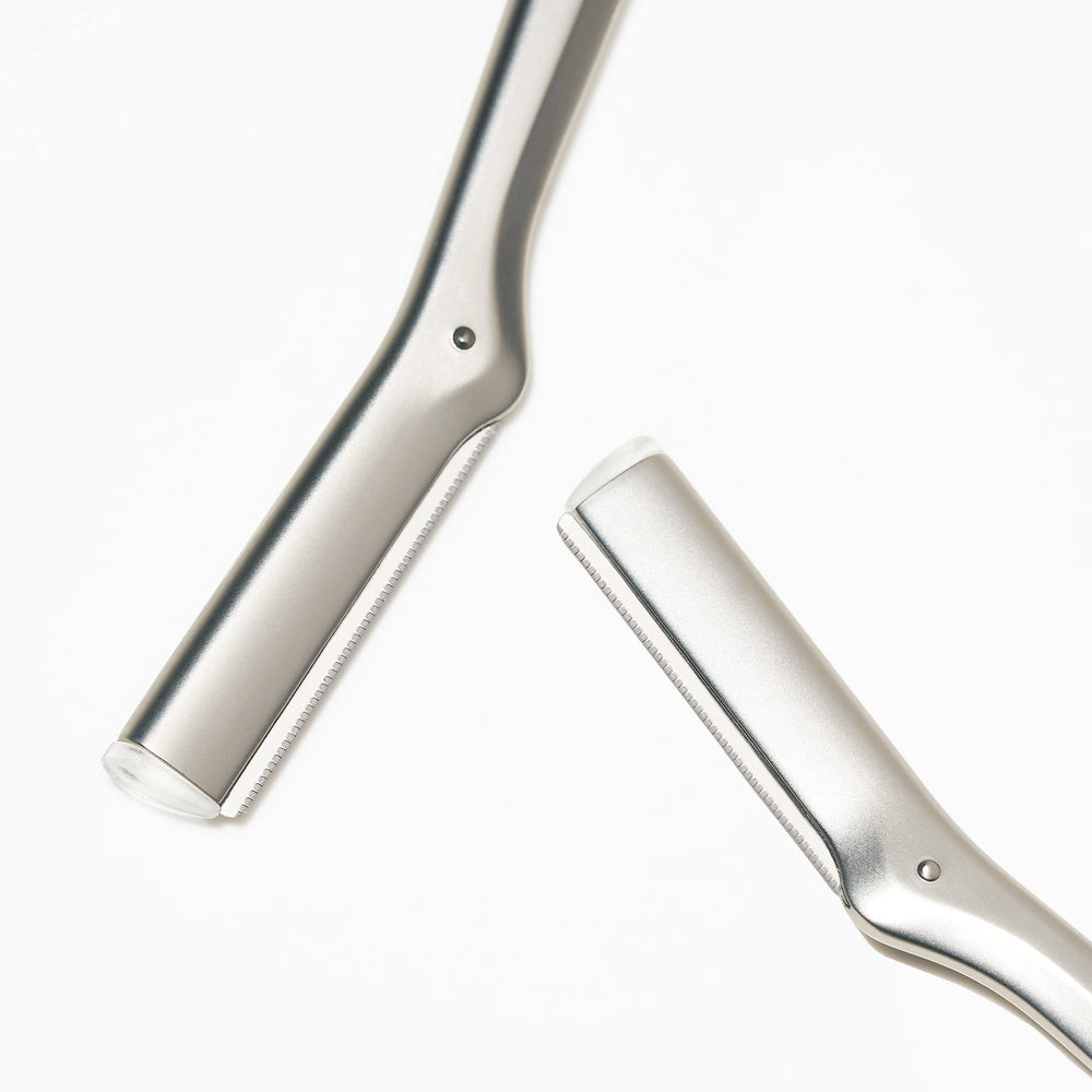 Tweezerman facial razor usage steps illustrating feather-light strokes