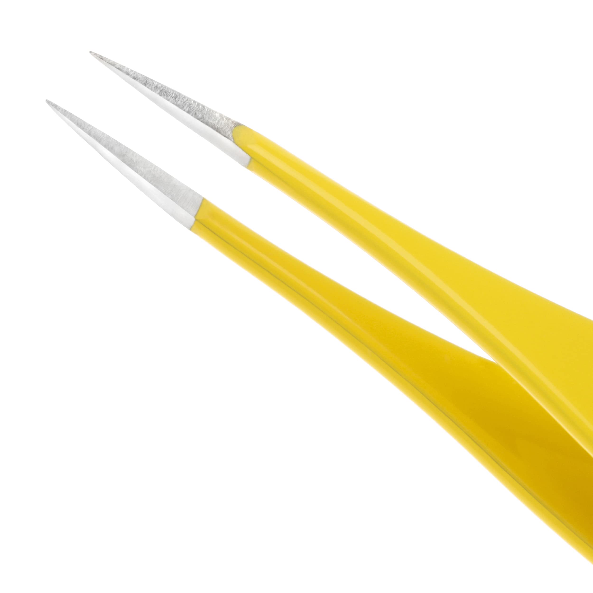 Tweezerman First Aid Splintertweeze ergonomic handle enables steady control.