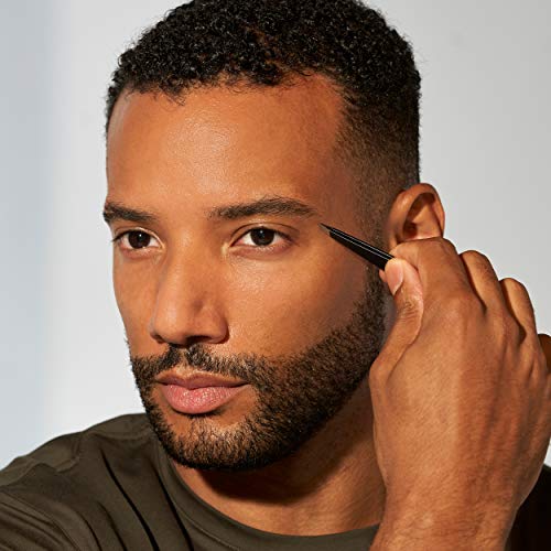 Tweezerman G.E.A.R. Slant Tweezer Midnight tip-detail demonstrates aligned tips for clean grip.