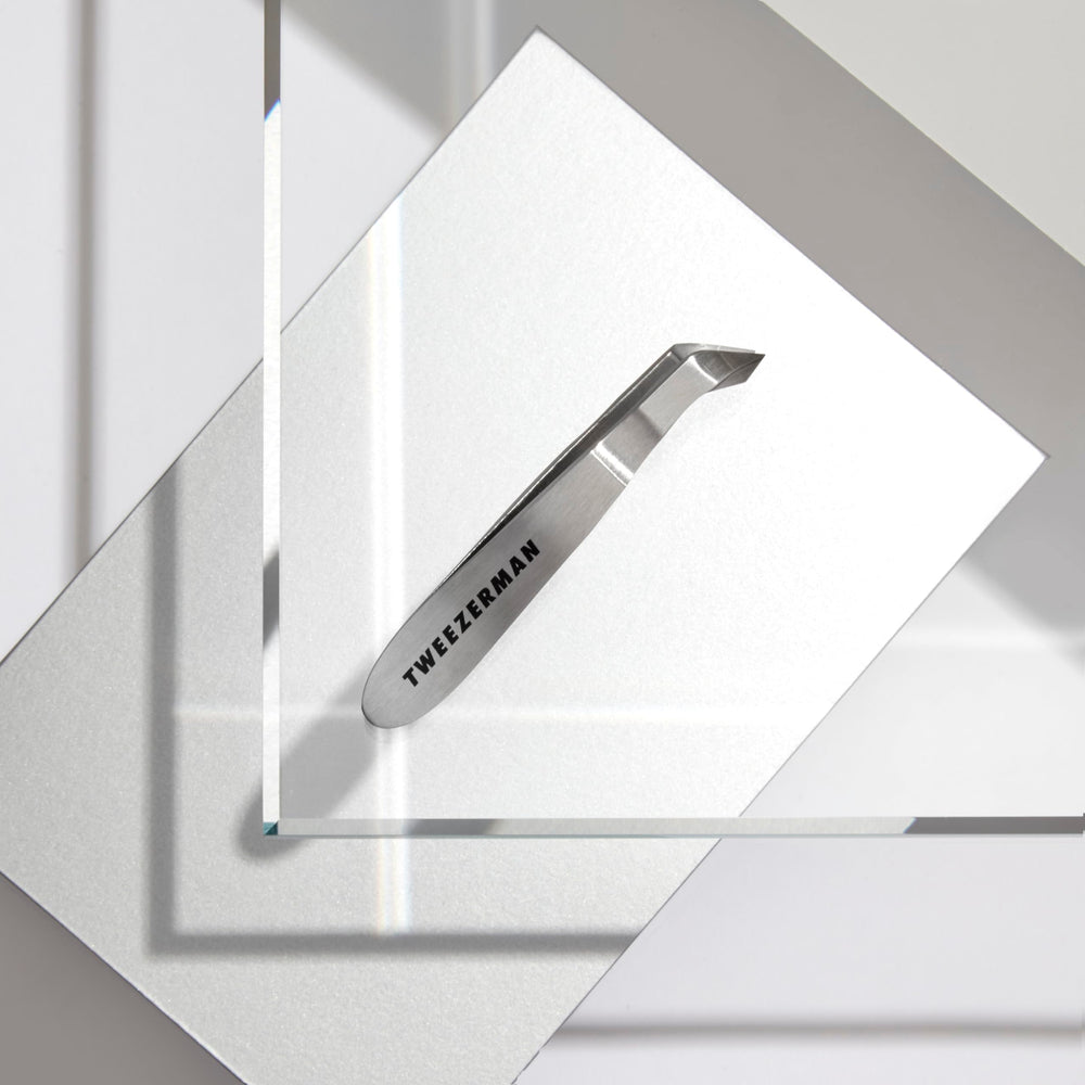Tweezerman Mini Squeeze Cuticle Nipper easy to clean after use.