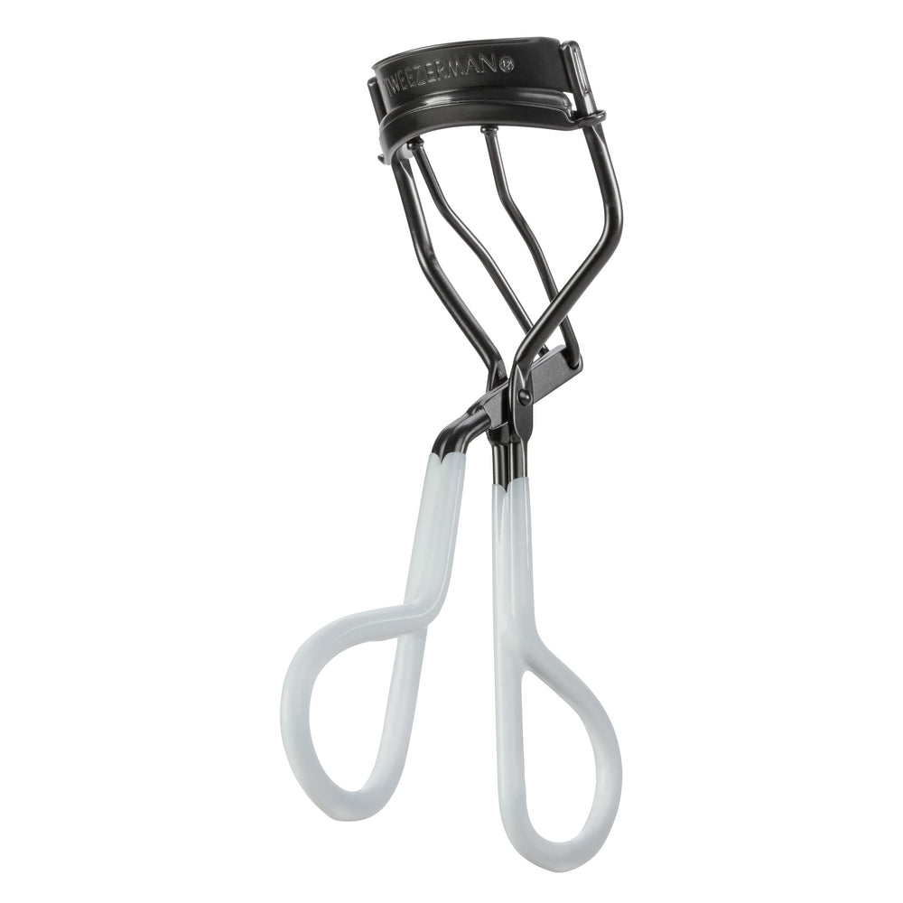 Tweezerman Onyx Great Grip Eyelash Curler base-to-tip curl for a wide-awake look