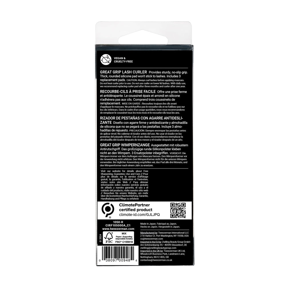 Tweezerman Onyx Great Grip Eyelash Curler in-use shows a controlled lash curl