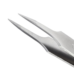 Tweezerman stainless steel tweezer durability closeup demonstrates durable construction.