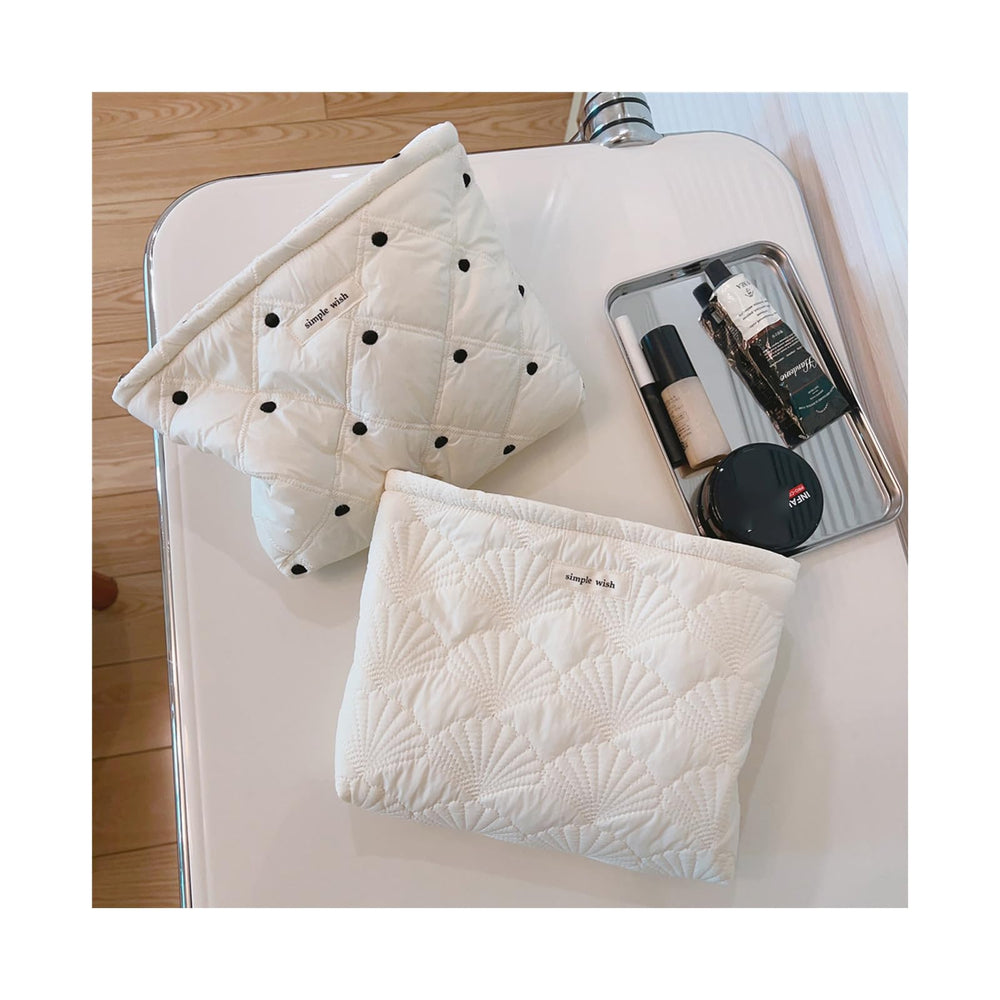 uekeboag coquette quilted toiletry bag shows zipper closure for smooth daily use.