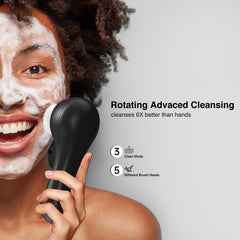 Umickoo Face Scrubber in deep-clean mode for thorough makeup removal.
