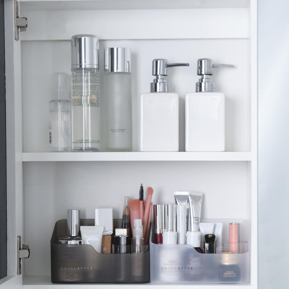 UNIKON Eunion makeup organizer holds rings, brushes and small accessories neatly