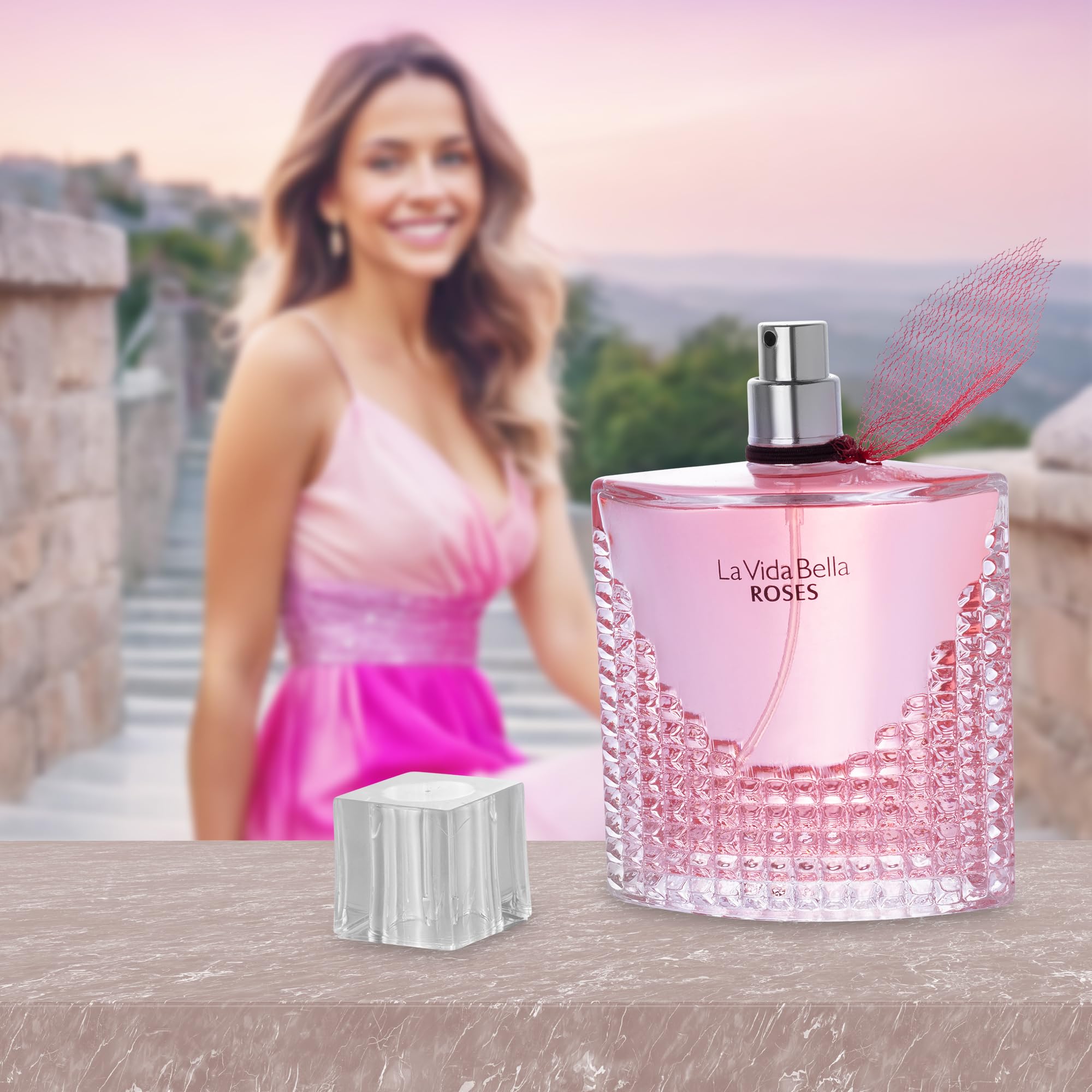 URBAN COLLECTION La Vida Bella Roses pour reveals raspberry and bergamot top notes