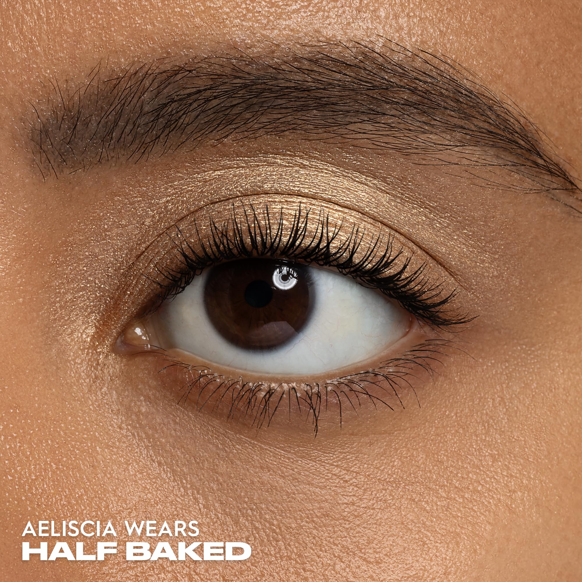 Urban Decay 24/7 Eyeshadow Single crease-free formula for versatile looks from matte to metallic
