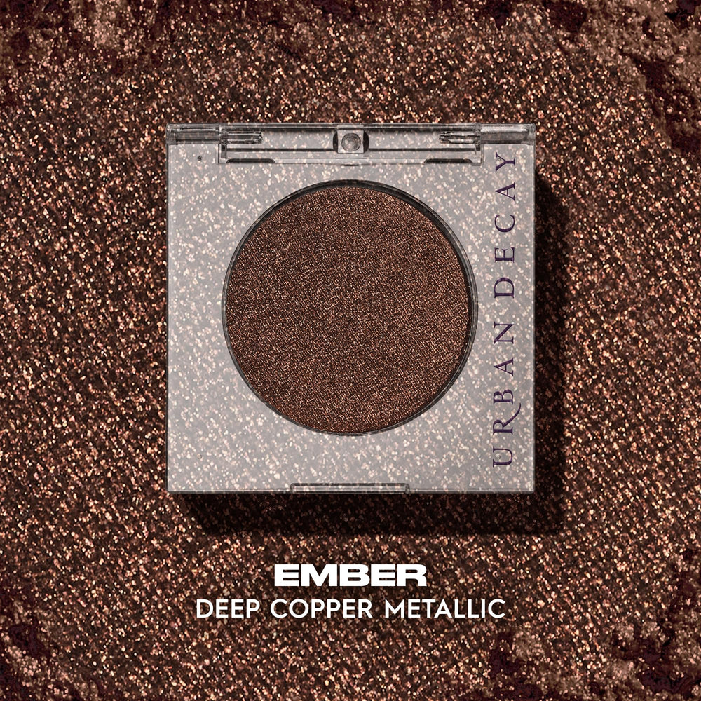 Urban Decay 24/7 Eyeshadow Ember metallic finish demonstrates long-wearing shimmer.