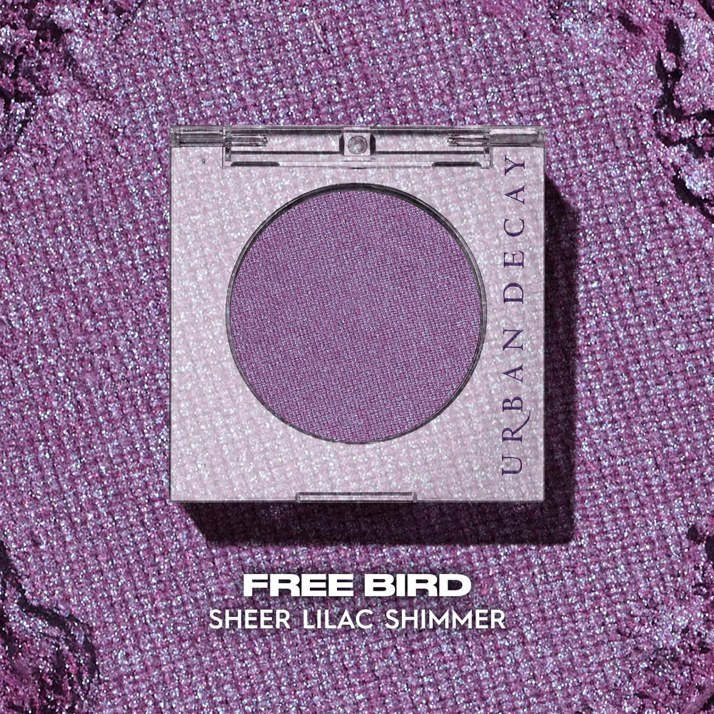 Urban Decay 24/7 Eyeshadow Single Freebird application with finger delivers maximum payoff on lids.