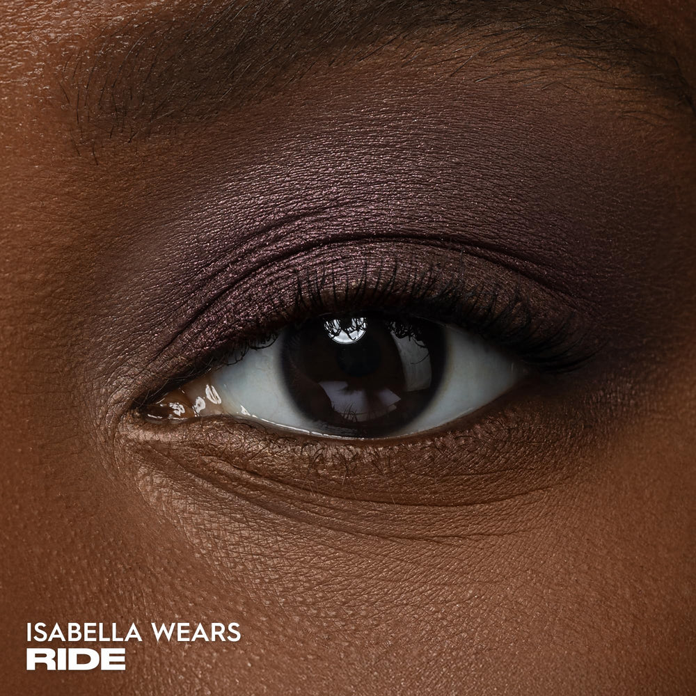 Urban Decay 24/7 Eyeshadow Ride purple-shift close-up reveals multidimensional effect.