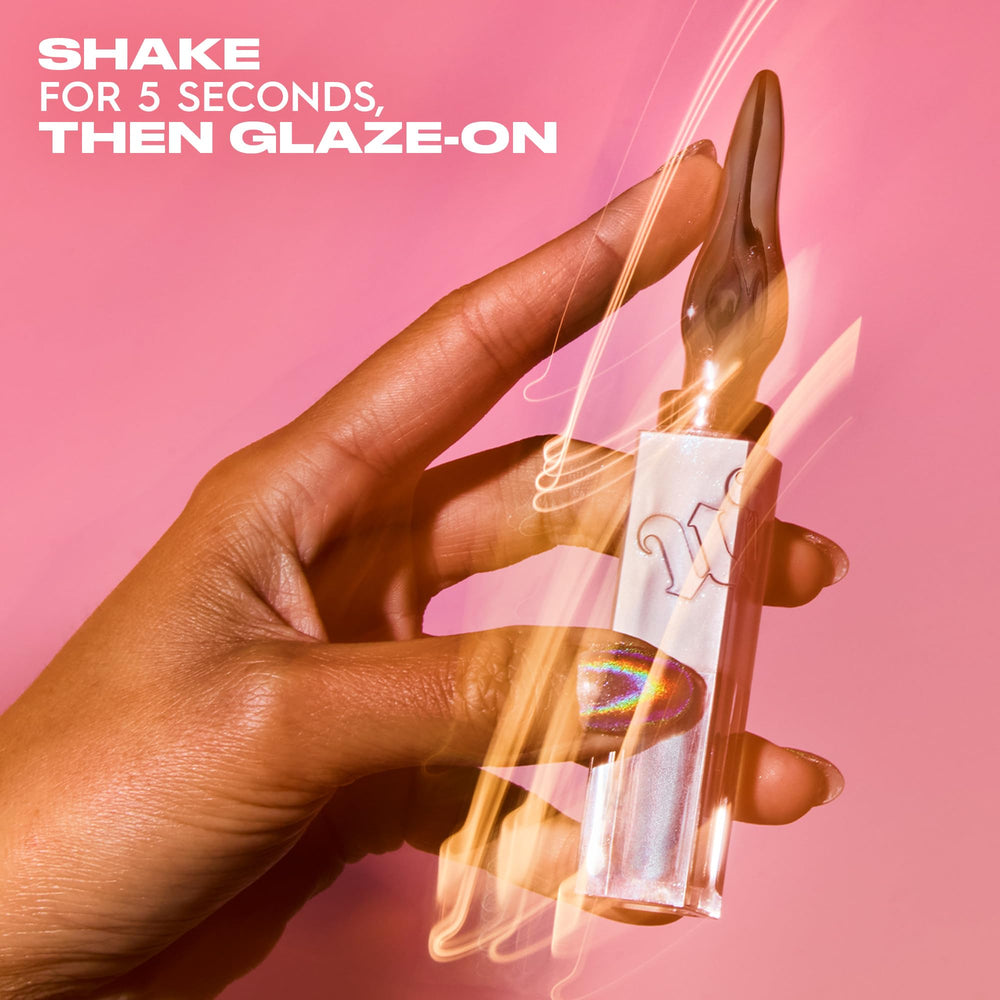 Urban Decay 24/7 Glaze-On Sunshine Tax duochrome creates shifting tones.