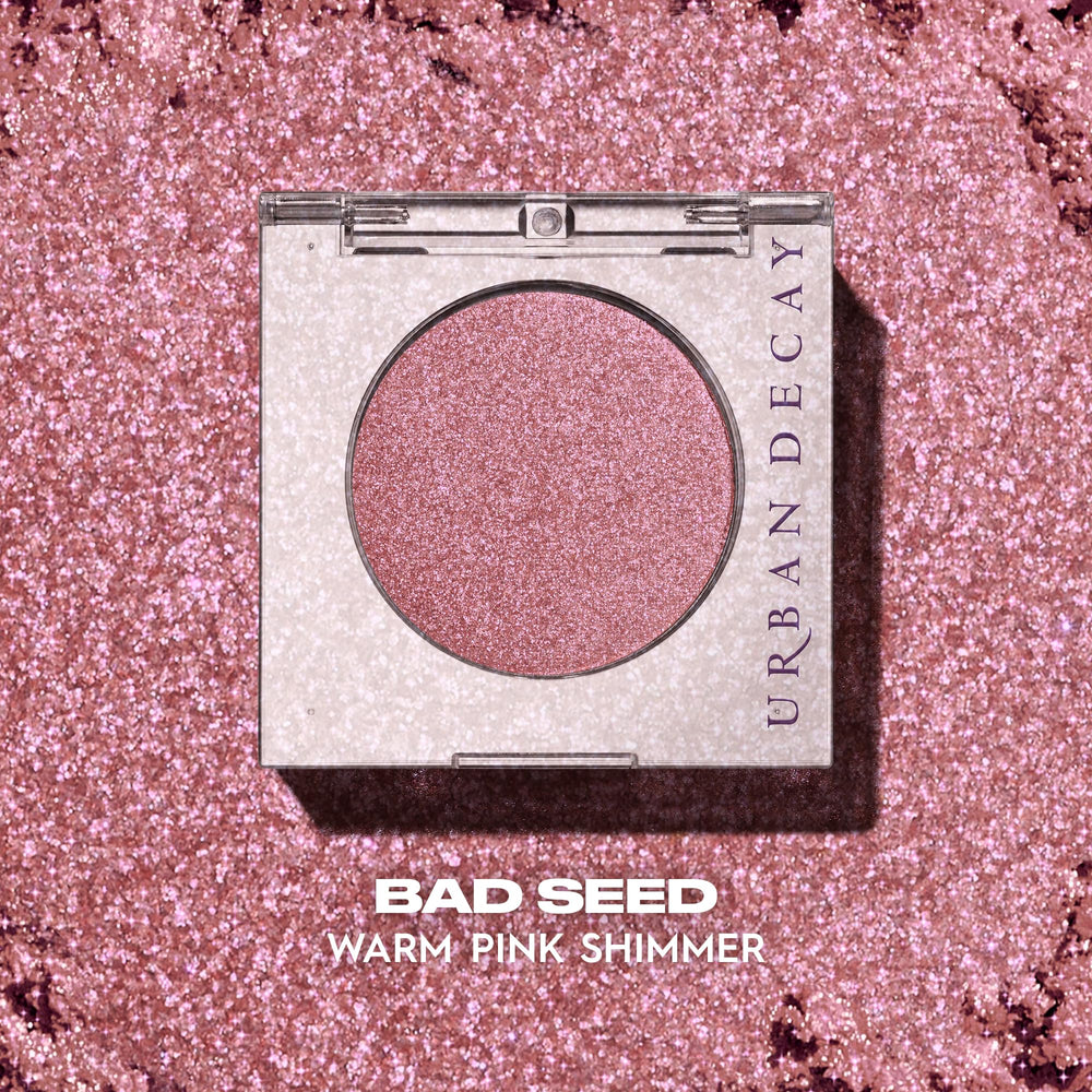 URBAN DECAY Bad Seed finger-application demonstrates maximum payoff and effortless blend.