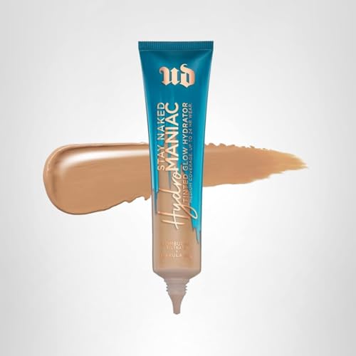 Urban Decay Hydromaniac final look after setting spray with lasting glow.