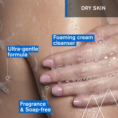 Uriage Gentle Cleansing Syndet foaming texture ideal for a gentle cleanse.