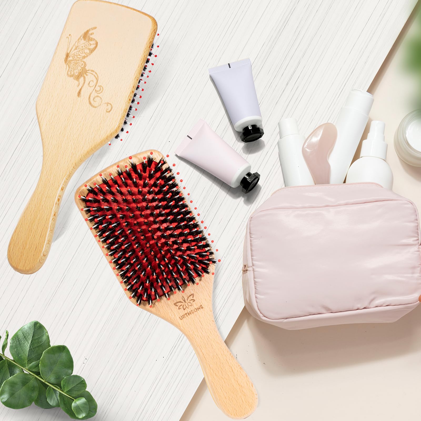 URTHEONE hair brush easy-clean design shown for simple maintenance