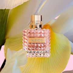 Valentino Donna packaging box—premium presentation for gifting or special occasions.