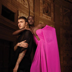 Valentino Uomo Born In Roma Intense wrist application demonstrates easy scent diffusion.