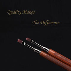Vanfa nail brush oval closeup: fine tip for precise lines and neat edges.