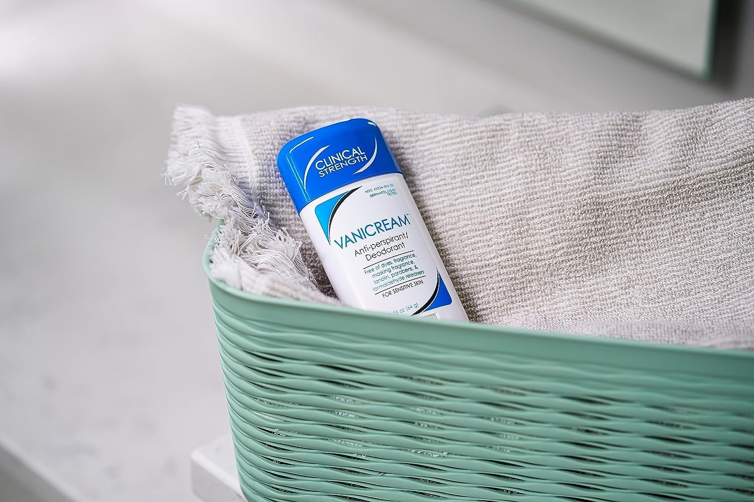 Vanicream unscented formula label close-up emphasizes fragrance-free option