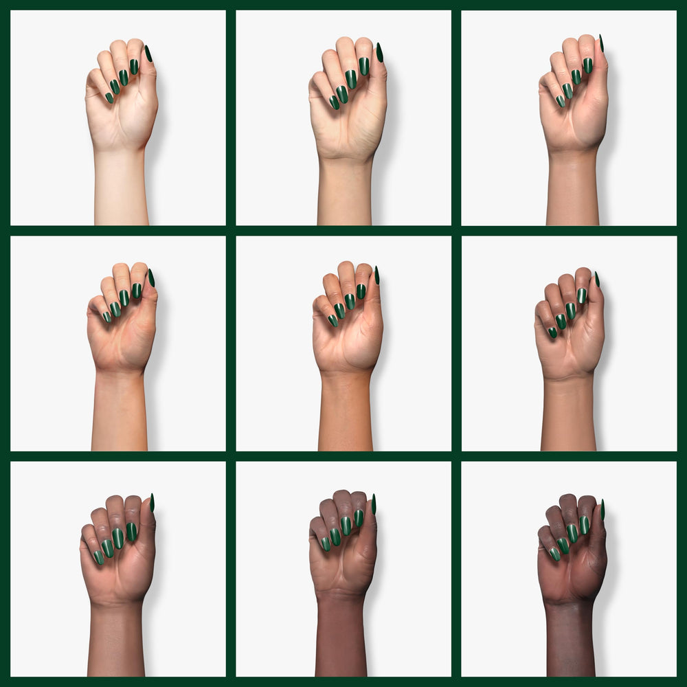 VENALISA emerald green color swatch reveals a vibrant, opaque finish ideal for bold nail art.