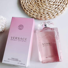 Versace Bright Crystal lather foam shows creamy cleansing experience.