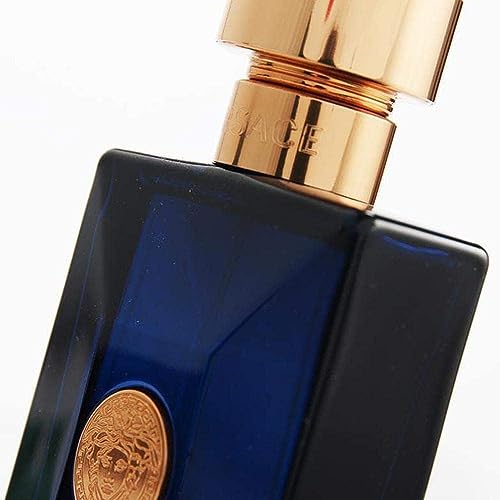 Versace Dylan Blue deodorant spray base notes deliver warmth and lasting impression.