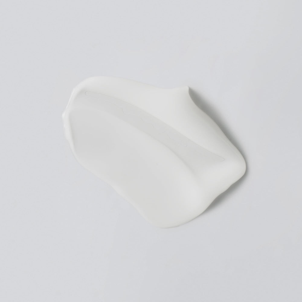 Versed Dew Point gel moisturizer applied on face for quick morning hydration