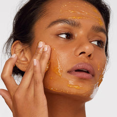 Versed Doctor's Visit Mask pineapple-enzyme closeup highlights vitamin C enzymes for brighter skin.