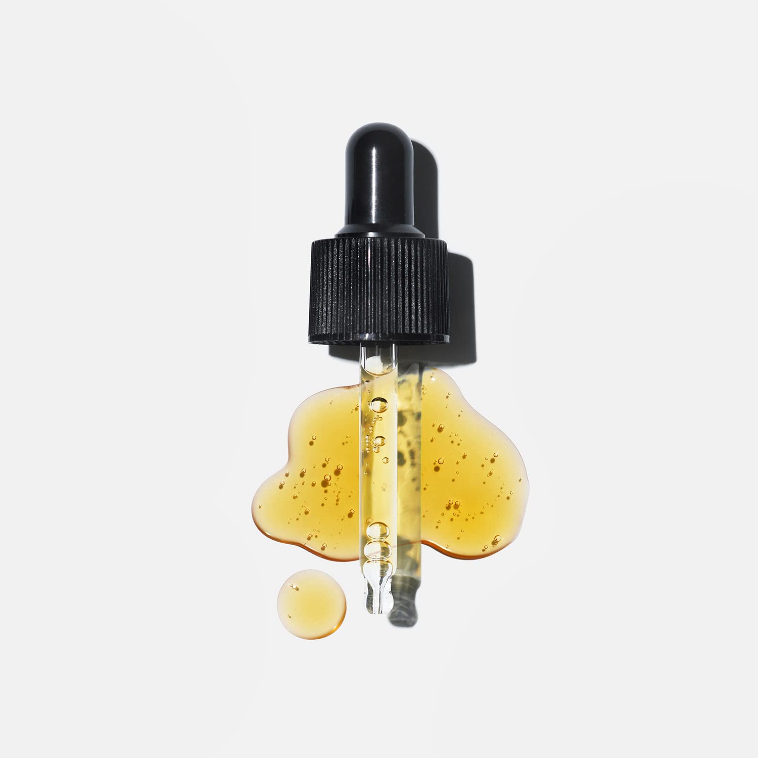 Versed Stroke of Brilliance Serum in-hand application reveals quick absorption and non sticky finish.