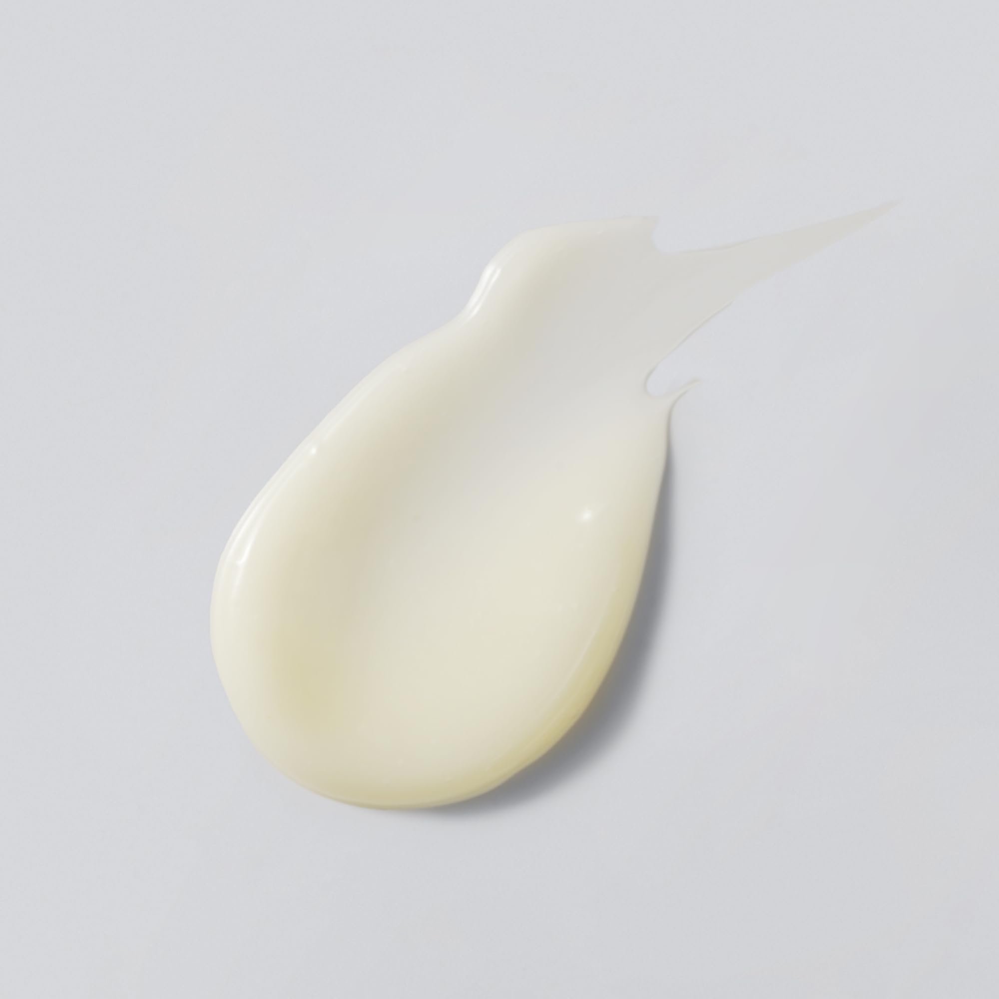 Versed Weekend Glow Eye Gel targets under-eye dark circles with vitamin C to brighten tone.
