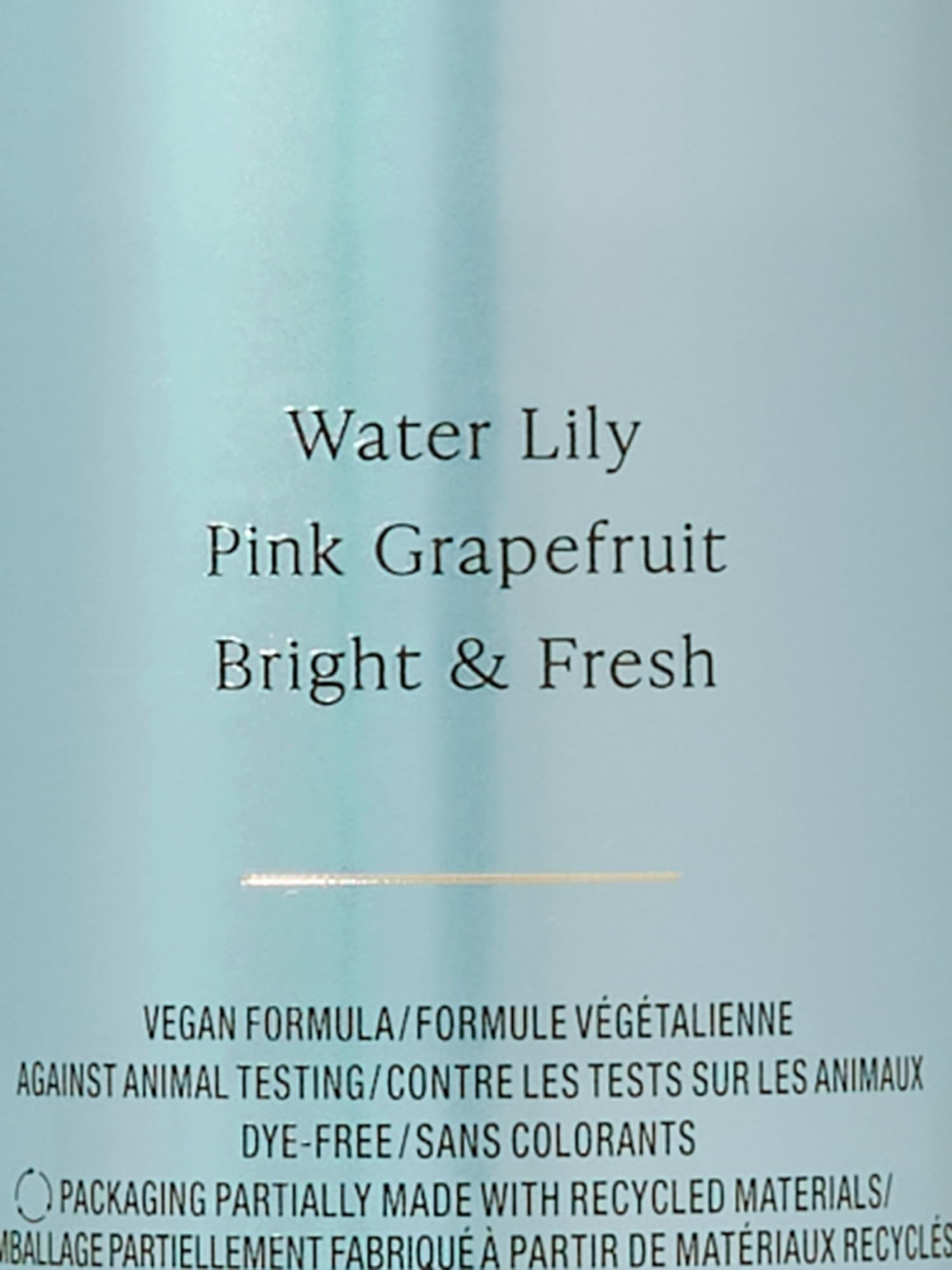 Victoria's Secret Aqua Kiss mist daisies and water top notes evoke a cooling, refreshing feel.