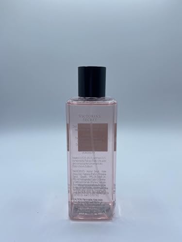 Victoria's Secret Tease Mist spray dispersion shows a light, airy fragrance