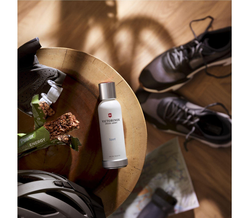 Victorinox Swiss Army Sport EDT spray mist captures aroma ready for workouts and social occasions.