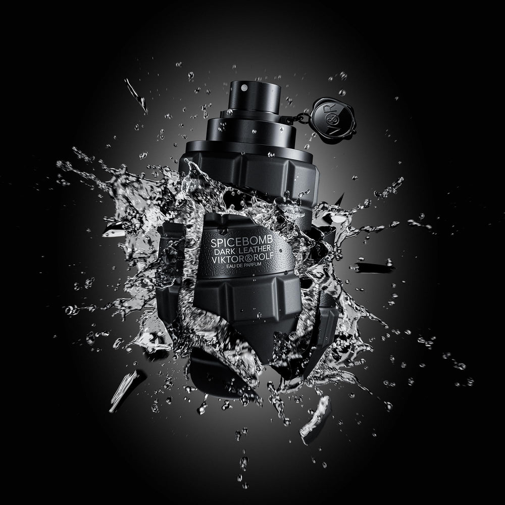 Viktor&Rolf Spicebomb Dark Leather packaging evokes luxury and anticipation.