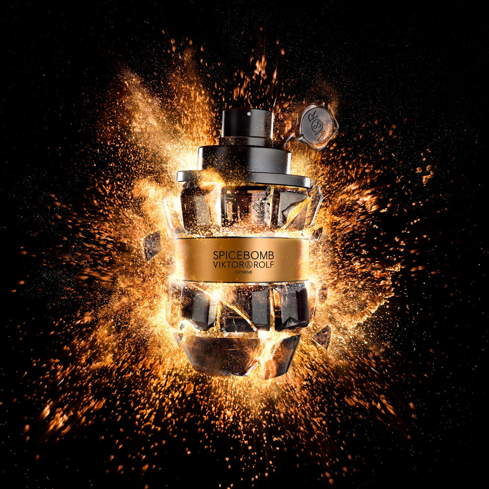 Viktor&Rolf Spicebomb Extreme cap close-up highlights premium packaging and spice-rich aroma.