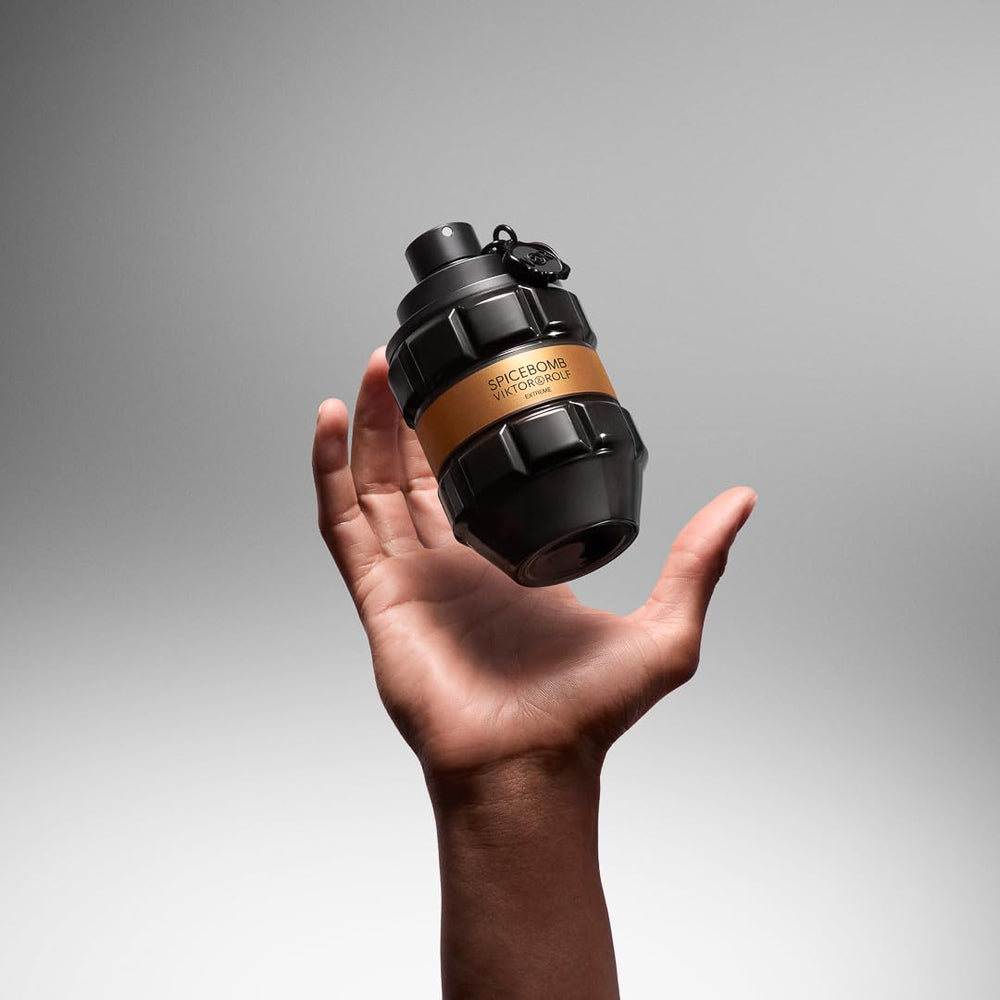 Packaging shot of Viktor&Rolf Spicebomb Extreme emphasizes gift-ready presentation.